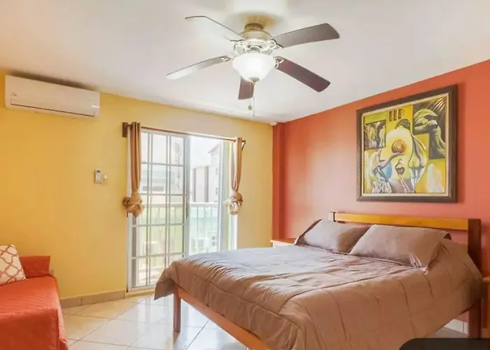 Paradise And With Pool And Balcony * San Pedro (Ambergris Caye)