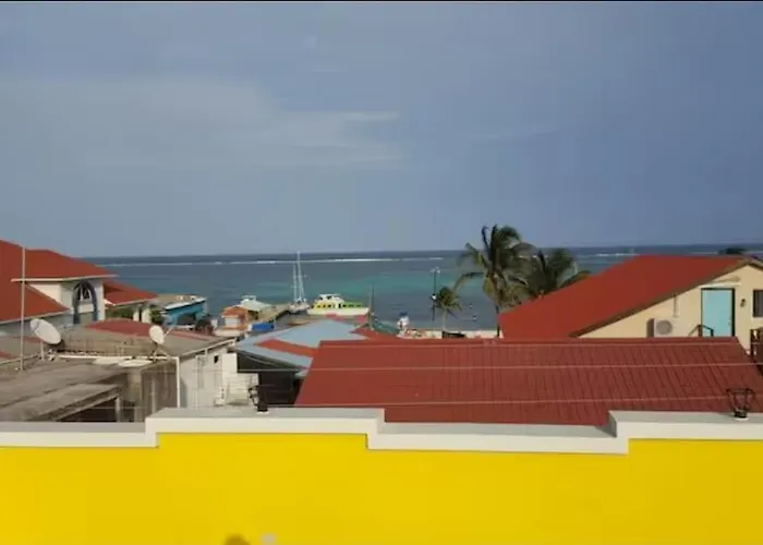Paradise And With Pool And Balcony Apartment San Pedro (Ambergris Caye)